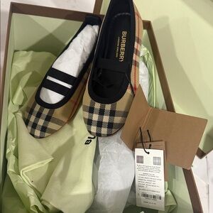 Burberry kids  Plaid Flats -